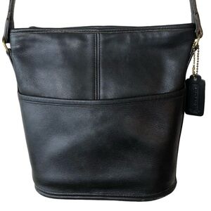 Vintage Coach — black Soho Bleeker Bucket Crossbody Bag.